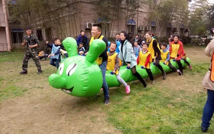 立顿珠江国际幼儿园“彩绘风筝，放飞梦想”
