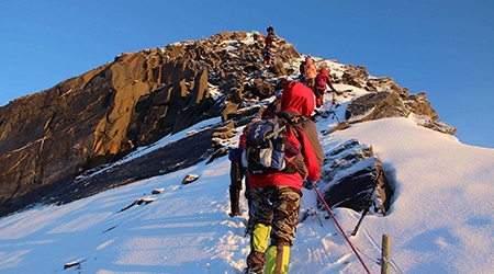 唐山雪山登顶